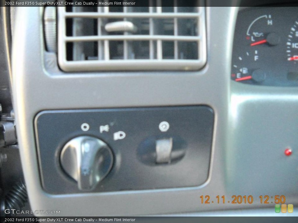 Medium Flint Interior Controls for the 2002 Ford F350 Super Duty XLT Crew Cab Dually #41390220