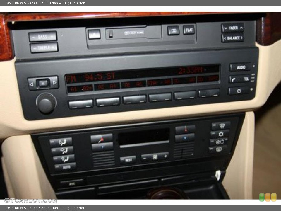Beige Interior Controls for the 1998 BMW 5 Series 528i Sedan #41391808