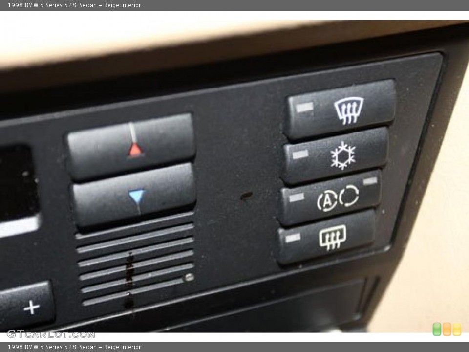 Beige Interior Controls for the 1998 BMW 5 Series 528i Sedan #41391836
