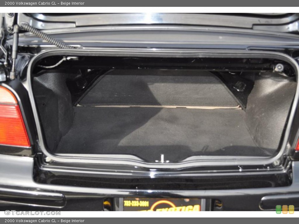 Beige Interior Trunk for the 2000 Volkswagen Cabrio GL #41392308