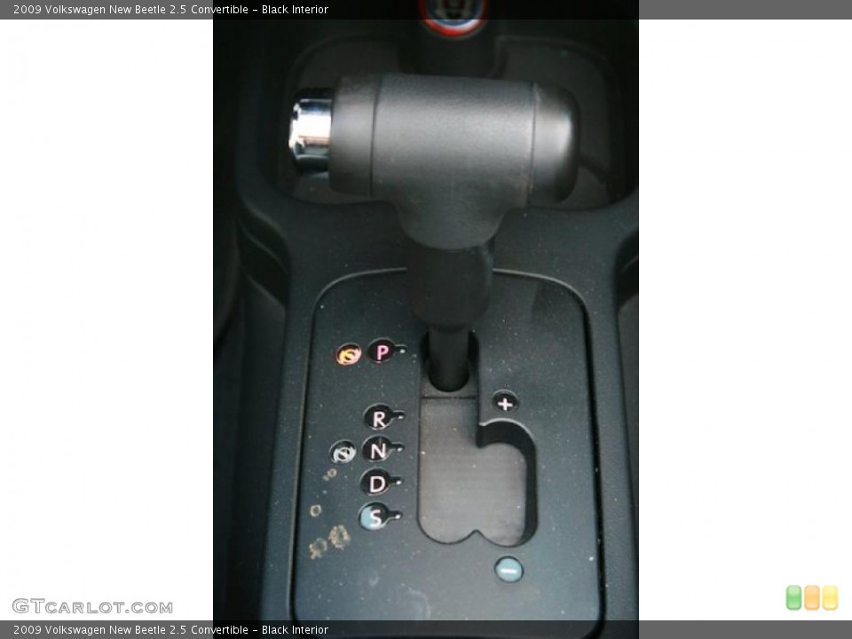 Black Interior Transmission for the 2009 Volkswagen New Beetle 2.5 Convertible #41402132