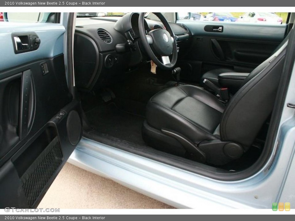 Black Interior Photo for the 2010 Volkswagen New Beetle 2.5 Coupe #41402400