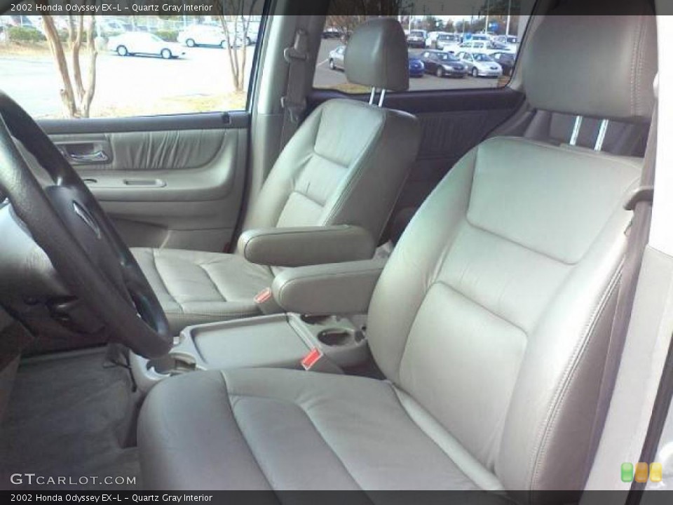 Quartz Gray Interior Photo for the 2002 Honda Odyssey EX-L #41417127