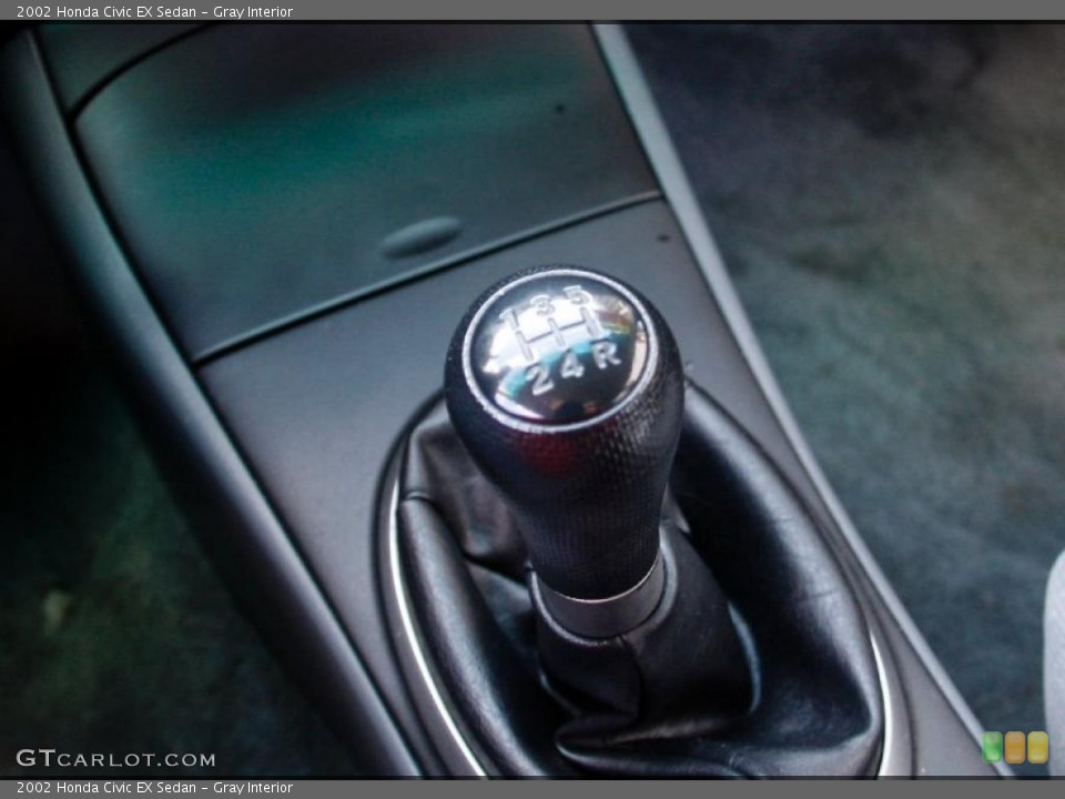 Gray Interior Transmission for the 2002 Honda Civic EX Sedan #41421403