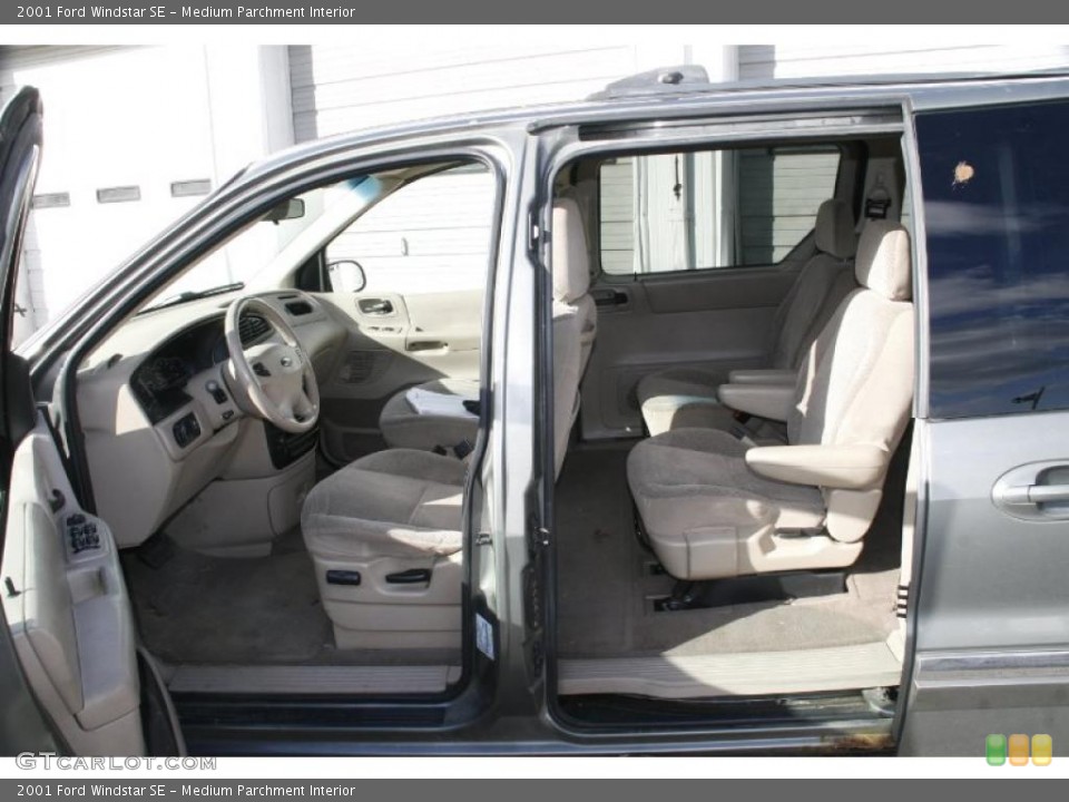 Medium Parchment Interior Photo for the 2001 Ford Windstar SE #41421891