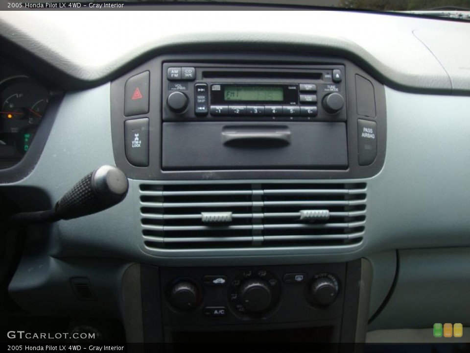 Gray Interior Controls for the 2005 Honda Pilot LX 4WD #41425095