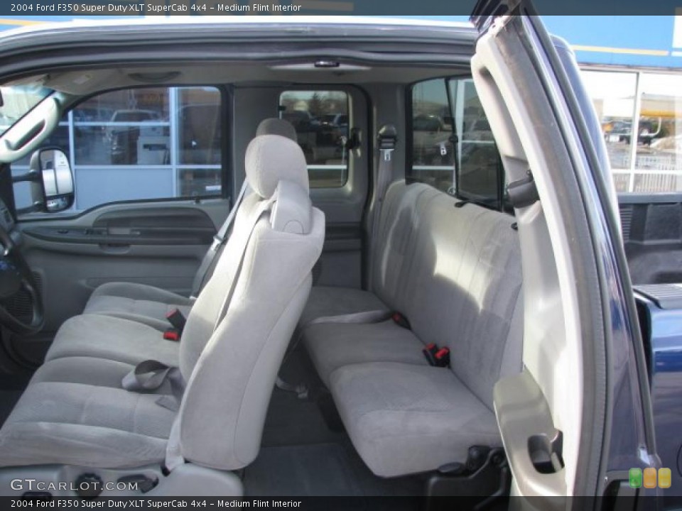 Medium Flint Interior Photo for the 2004 Ford F350 Super Duty XLT SuperCab 4x4 #41425511