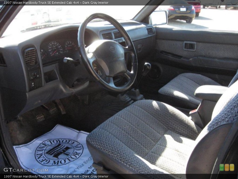 Dark Gray Interior Photo for the 1997 Nissan Hardbody Truck SE Extended Cab 4x4 #41430115
