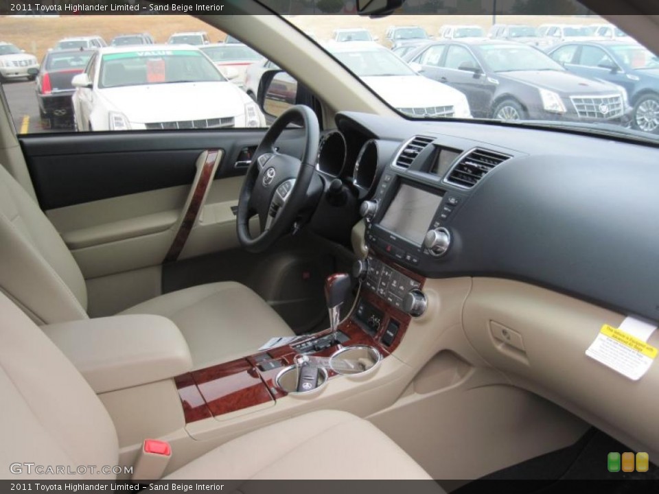 Sand Beige Interior Photo for the 2011 Toyota Highlander Limited #41430727