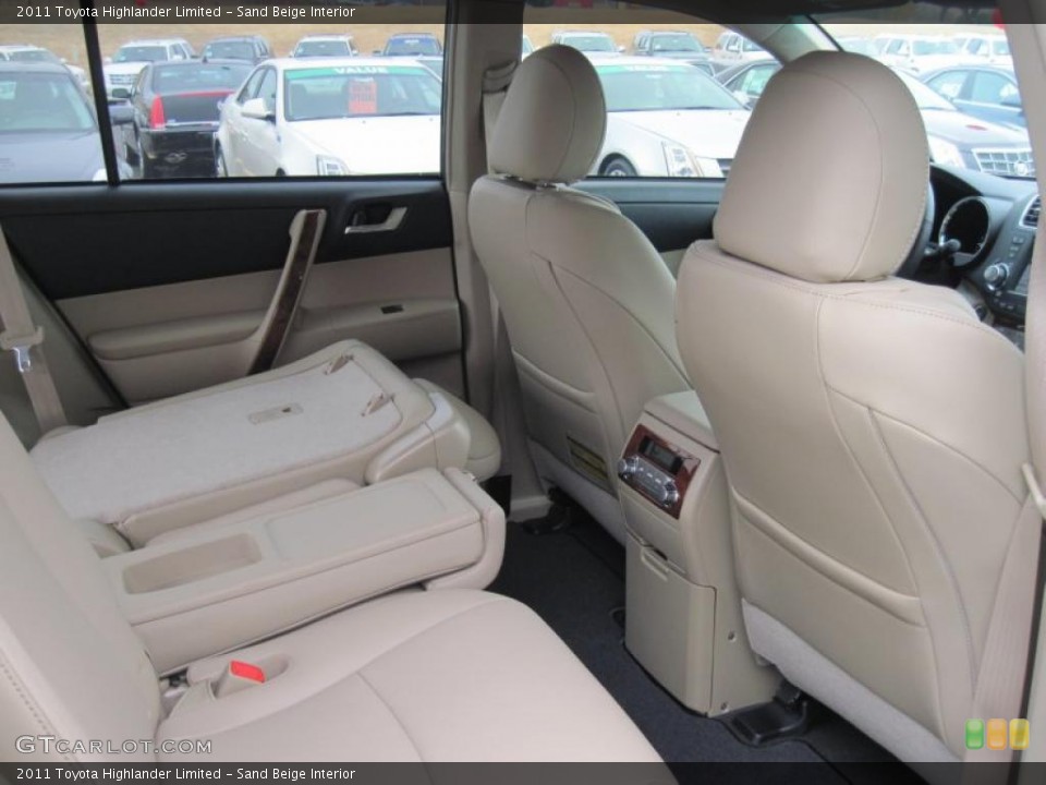 Sand Beige Interior Photo for the 2011 Toyota Highlander Limited #41430747