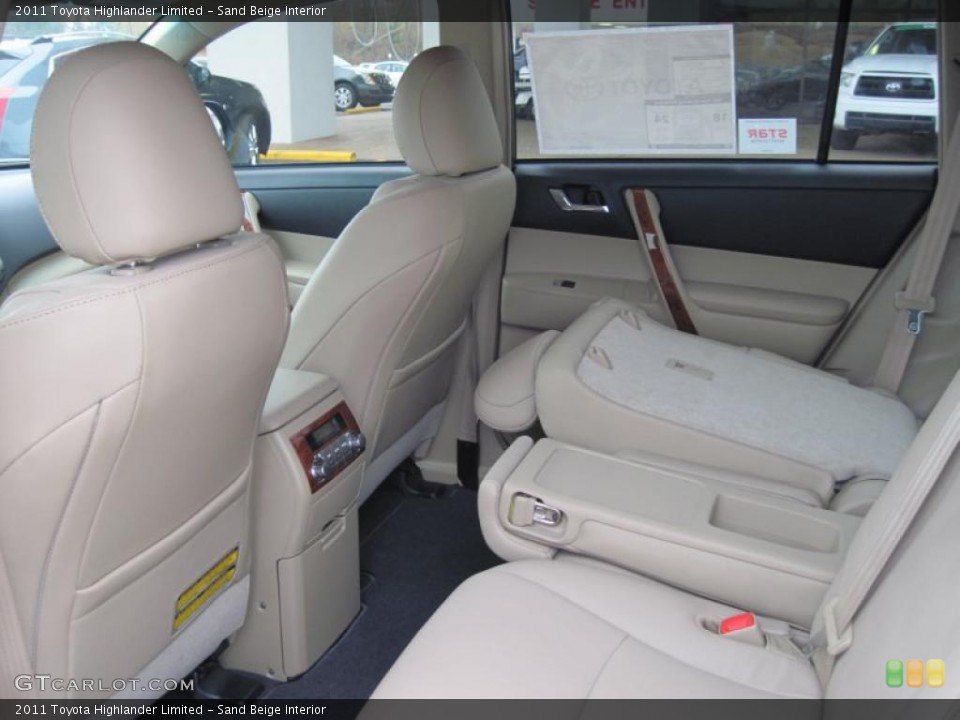 Sand Beige Interior Photo for the 2011 Toyota Highlander Limited #41430775