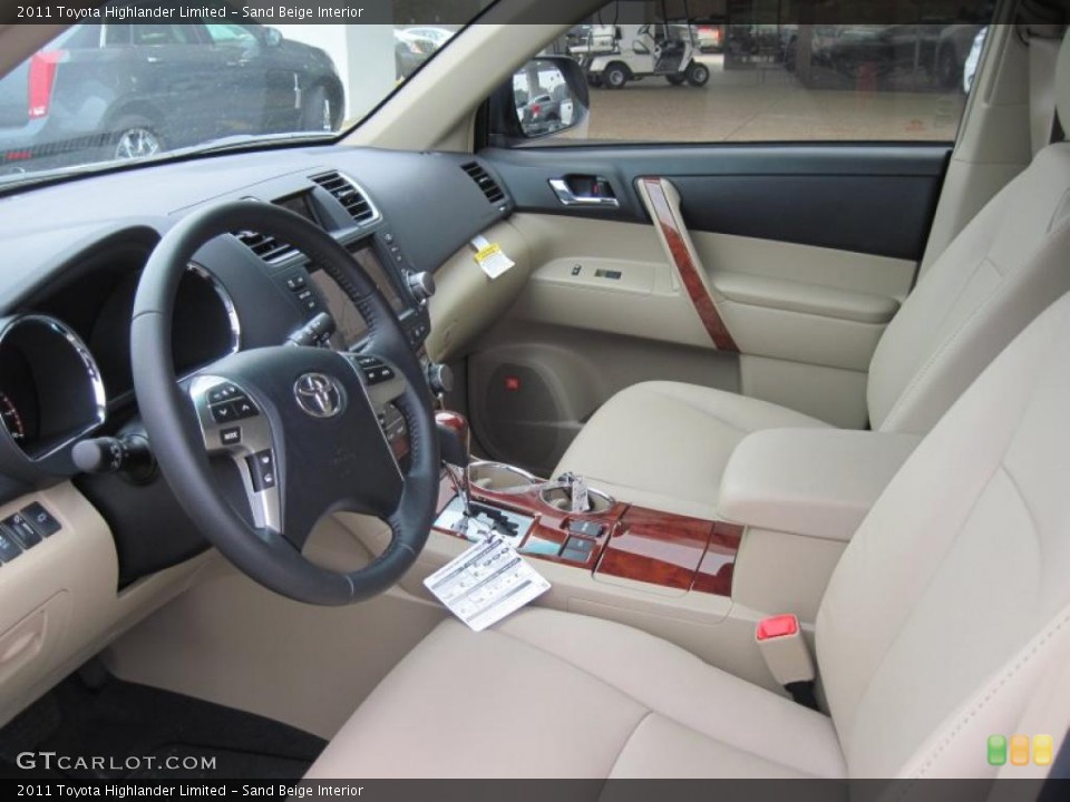 Sand Beige Interior Photo for the 2011 Toyota Highlander Limited #41430791