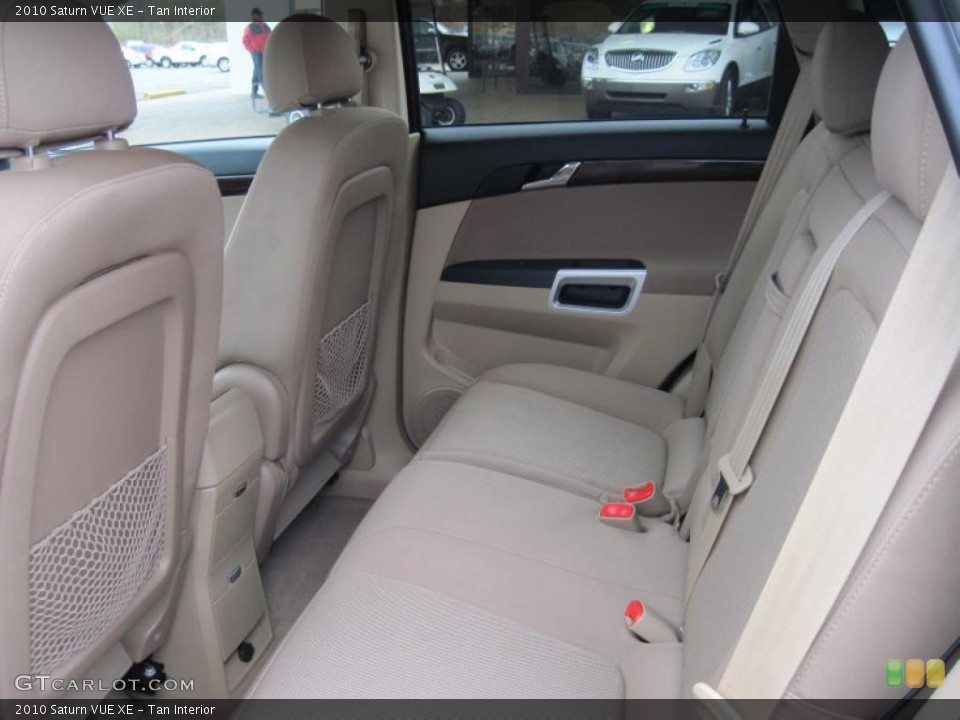 Tan Interior Photo for the 2010 Saturn VUE XE #41432267