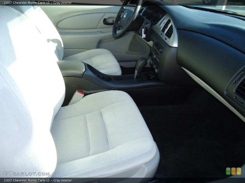 Gray Interior Photo for the 2007 Chevrolet Monte Carlo LS #41433919