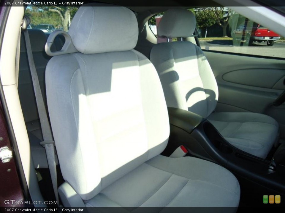 Gray Interior Photo for the 2007 Chevrolet Monte Carlo LS #41433939