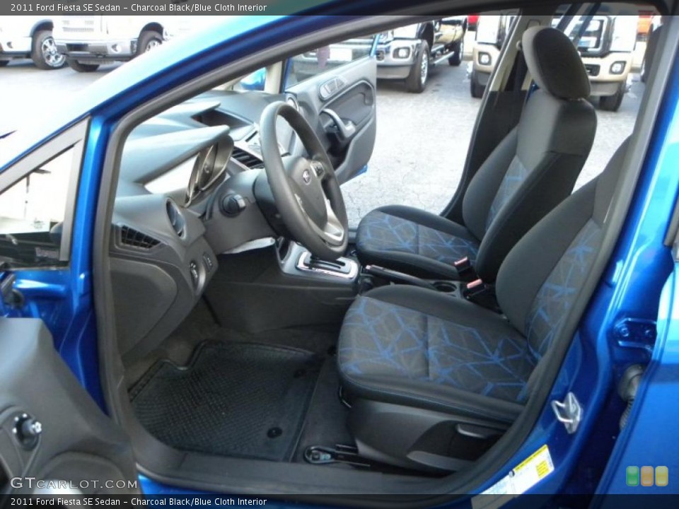 Charcoal Black/Blue Cloth Interior Photo for the 2011 Ford Fiesta SE Sedan #41436055