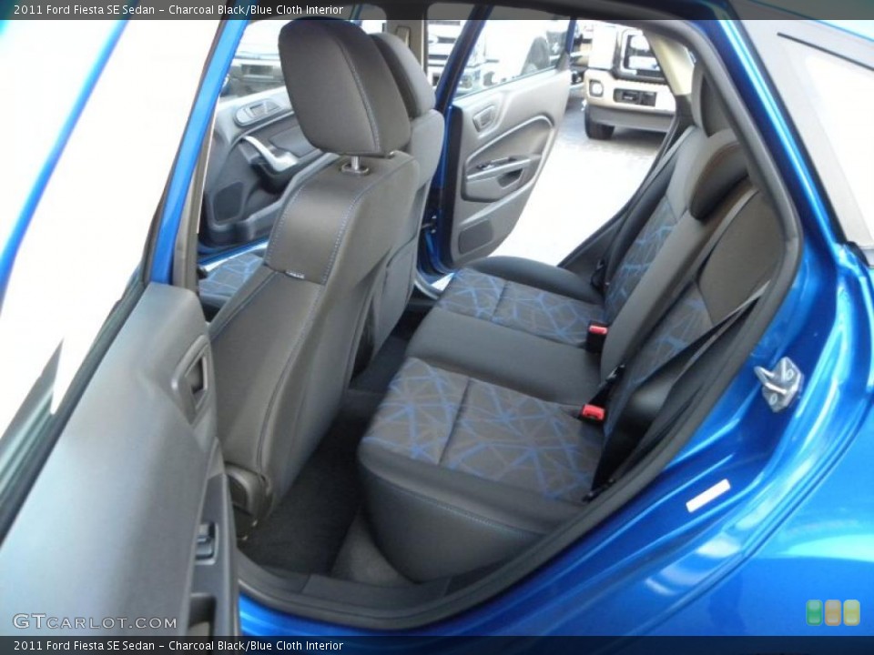Charcoal Black/Blue Cloth Interior Photo for the 2011 Ford Fiesta SE Sedan #41436071