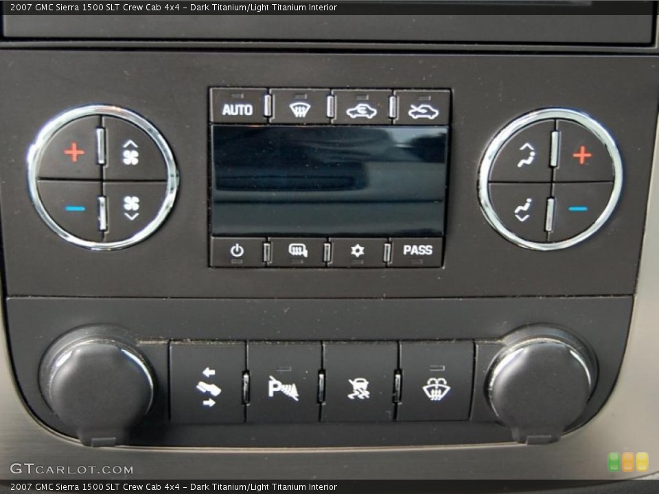 Dark Titanium/Light Titanium Interior Controls for the 2007 GMC Sierra 1500 SLT Crew Cab 4x4 #41436959