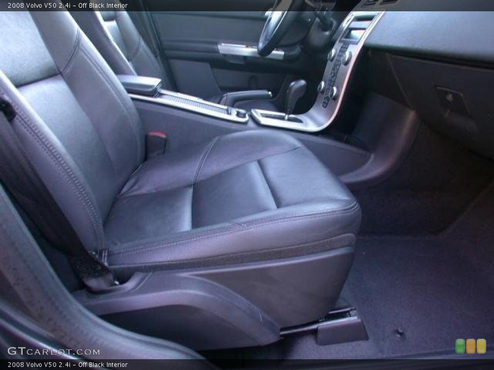 Off Black Interior Photo for the 2008 Volvo V50 2.4i #41450803