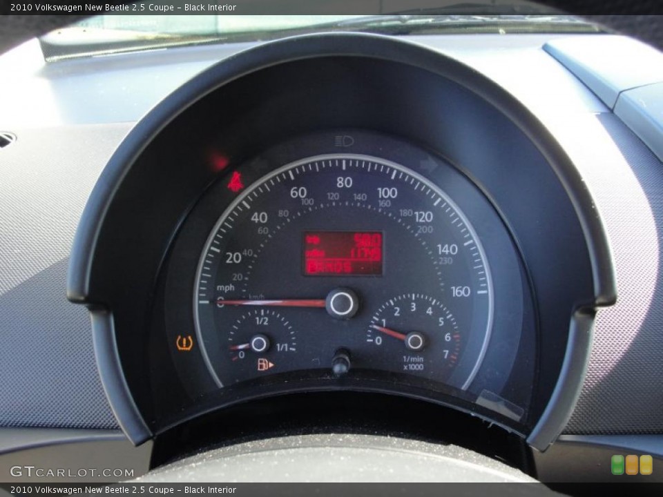 Black Interior Gauges for the 2010 Volkswagen New Beetle 2.5 Coupe #41451071