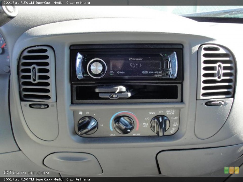 Medium Graphite Interior Controls for the 2001 Ford F150 XLT SuperCab #41453847