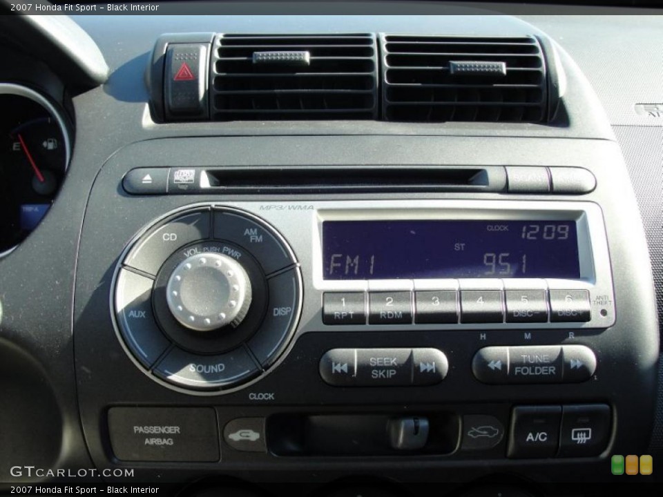 Black Interior Controls for the 2007 Honda Fit Sport #41455703