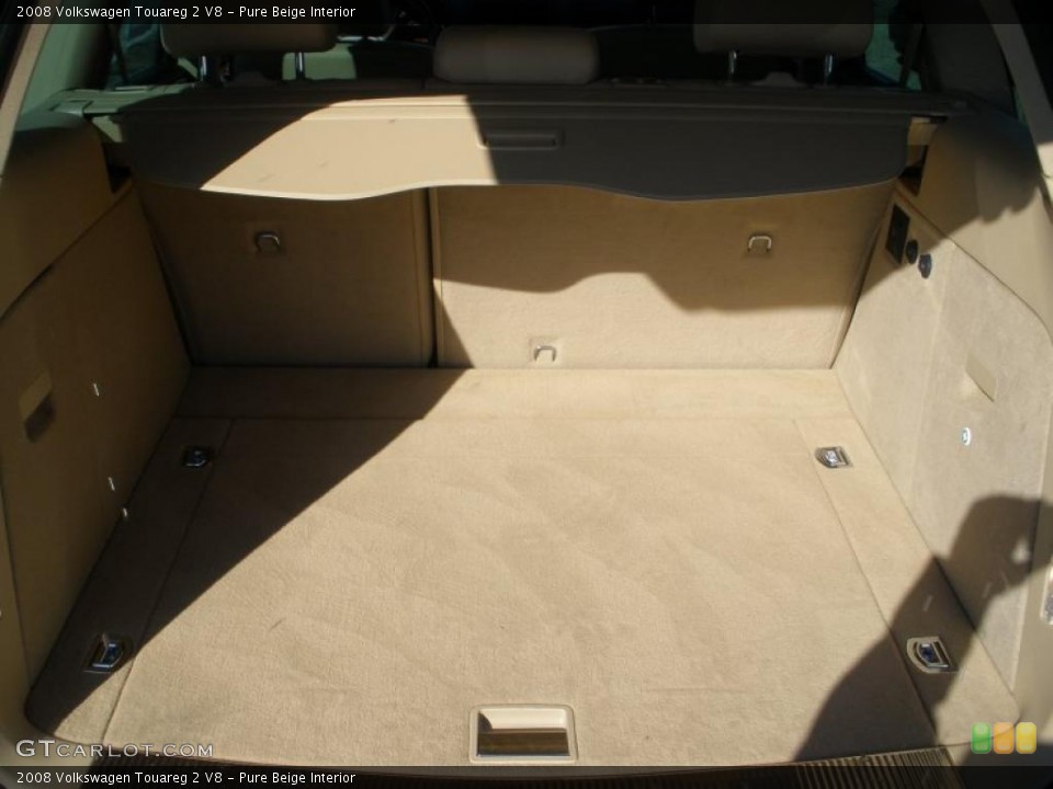 Pure Beige Interior Trunk for the 2008 Volkswagen Touareg 2 V8 #41455879