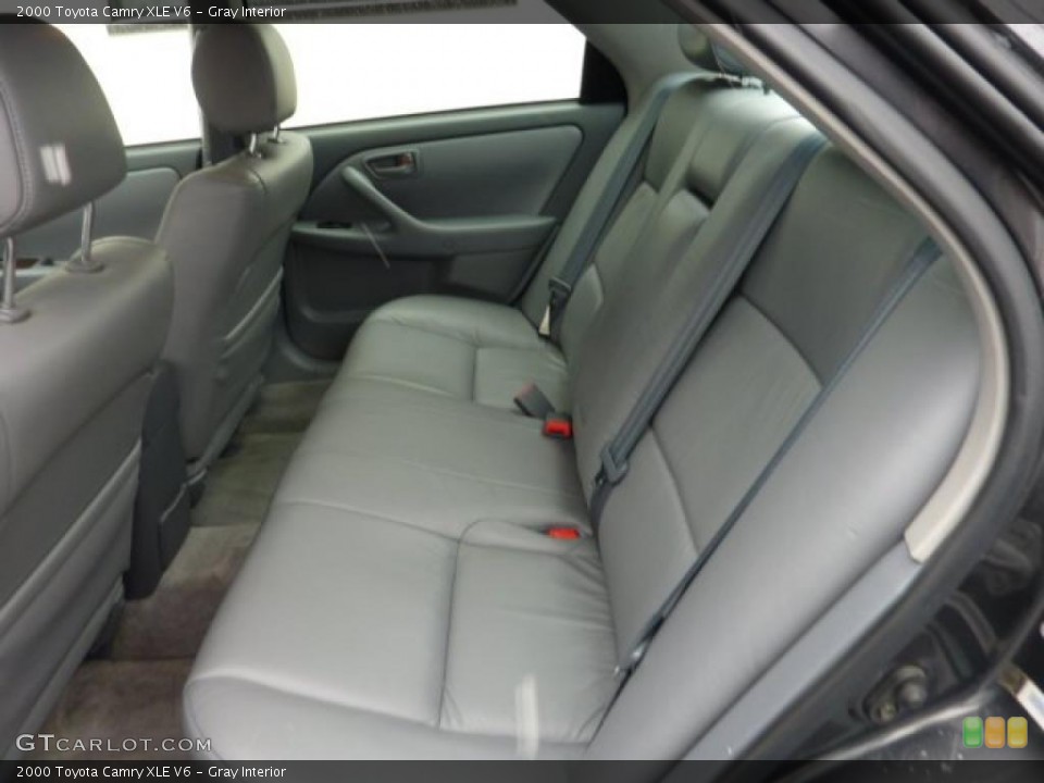 Gray Interior Photo for the 2000 Toyota Camry XLE V6 #41458883