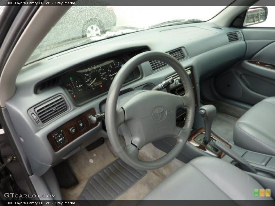 Gray Interior Photo for the 2000 Toyota Camry XLE V6 #41458899