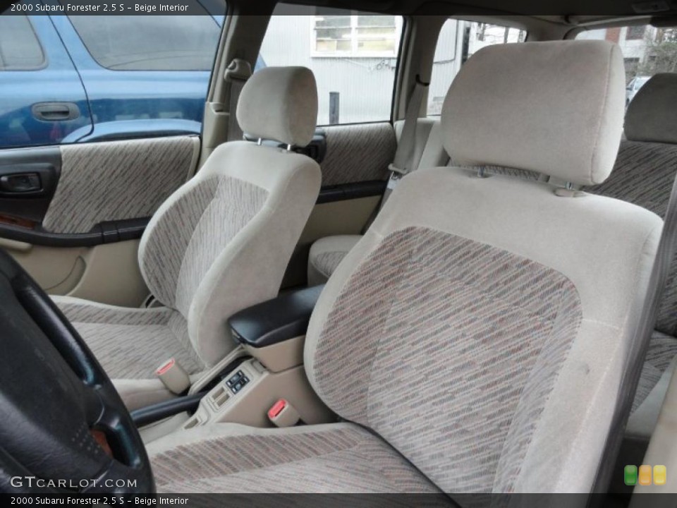 Beige Interior Photo for the 2000 Subaru Forester 2.5 S #41466706