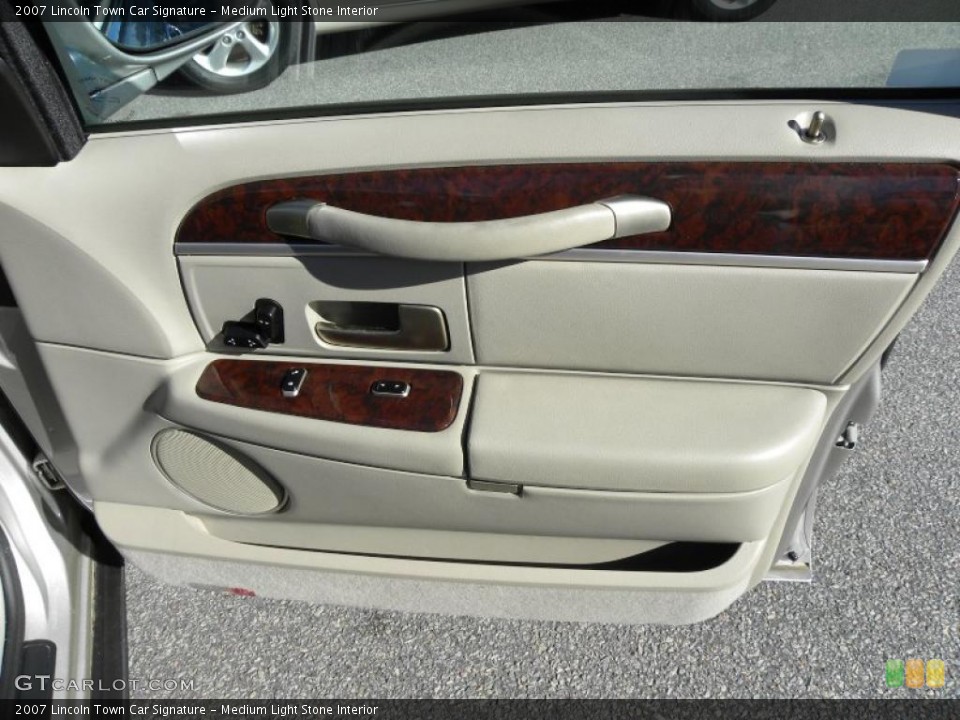 Medium Light Stone Interior Door Panel for the 2007 Lincoln Town Car Signature #41467006