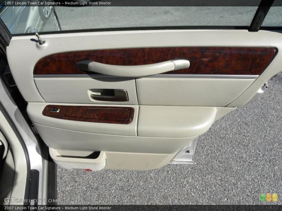 Medium Light Stone Interior Door Panel for the 2007 Lincoln Town Car Signature #41467038