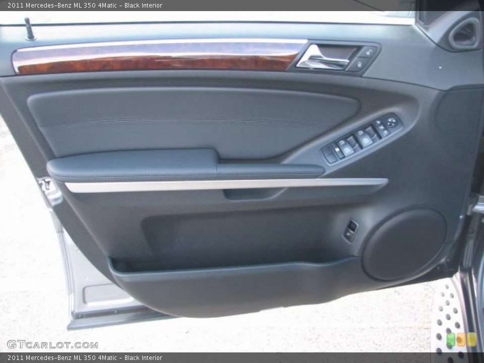 Black Interior Door Panel for the 2011 Mercedes-Benz ML 350 4Matic #41471223