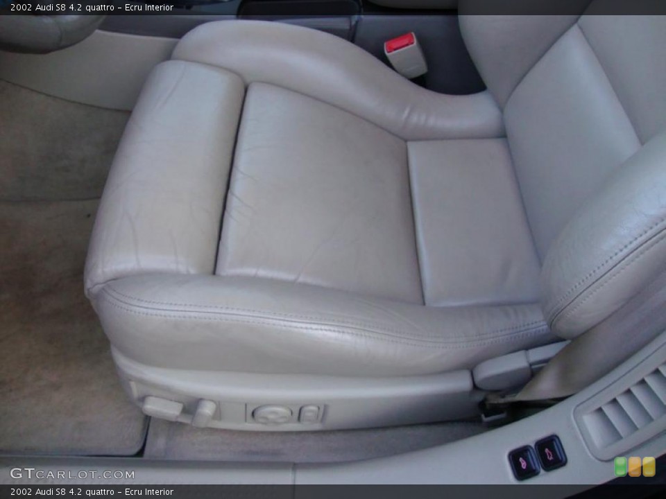Ecru Interior Photo for the 2002 Audi S8 4.2 quattro #41471399
