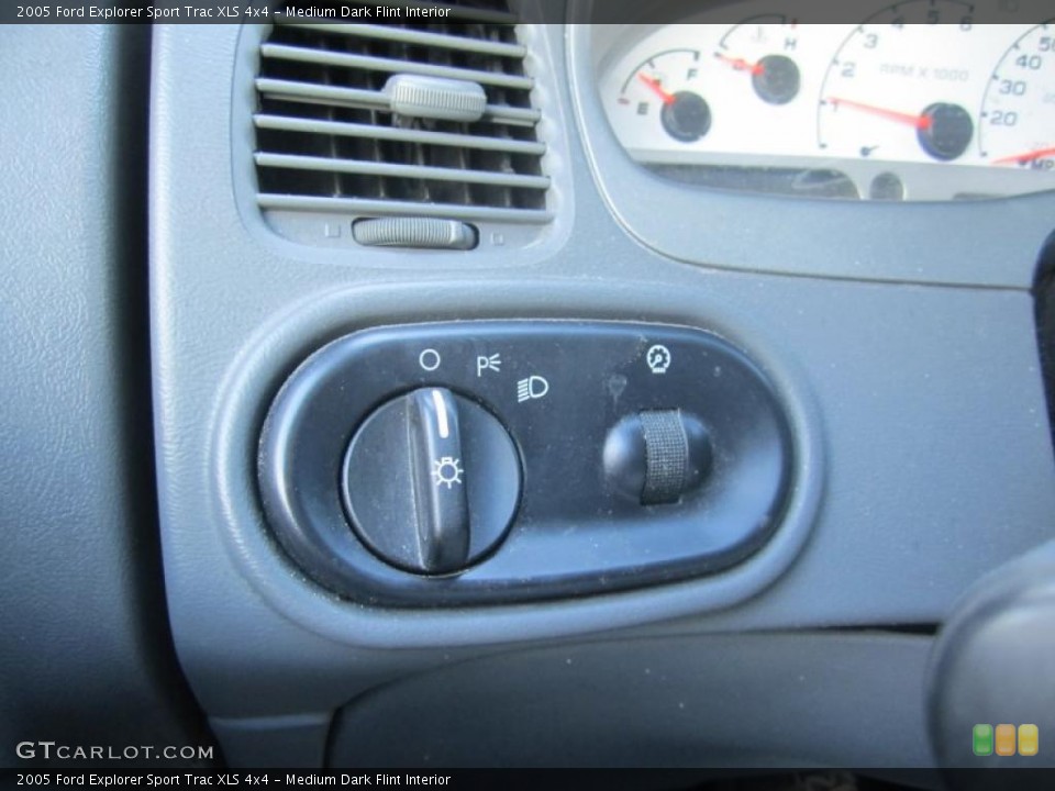 Medium Dark Flint Interior Controls for the 2005 Ford Explorer Sport Trac XLS 4x4 #41483639