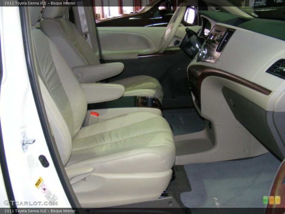 Bisque Interior Photo for the 2011 Toyota Sienna XLE #41484247