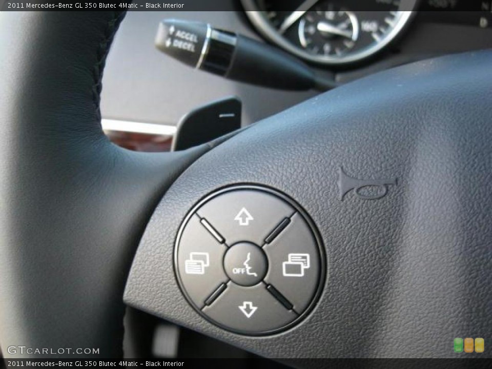 Black Interior Controls for the 2011 Mercedes-Benz GL 350 Blutec 4Matic #41491895