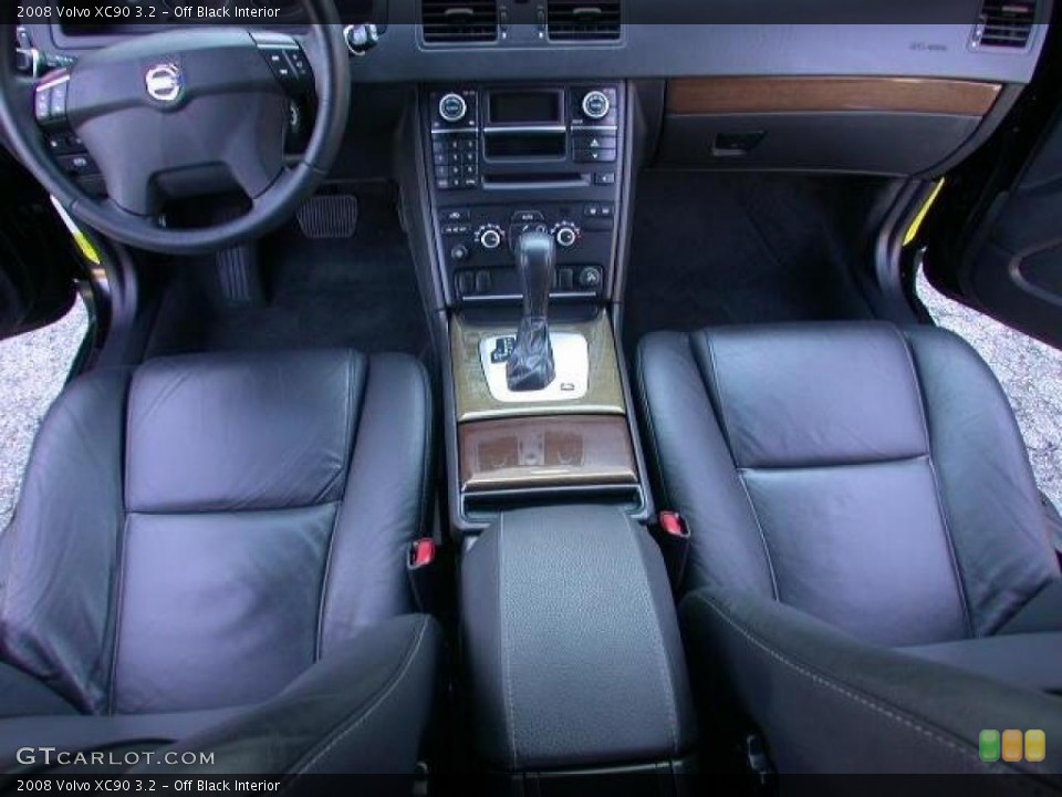 Off Black Interior Photo for the 2008 Volvo XC90 3.2 #41507635