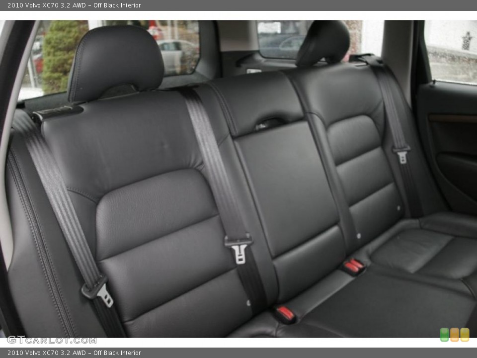 Off Black Interior Photo for the 2010 Volvo XC70 3.2 AWD #41512445