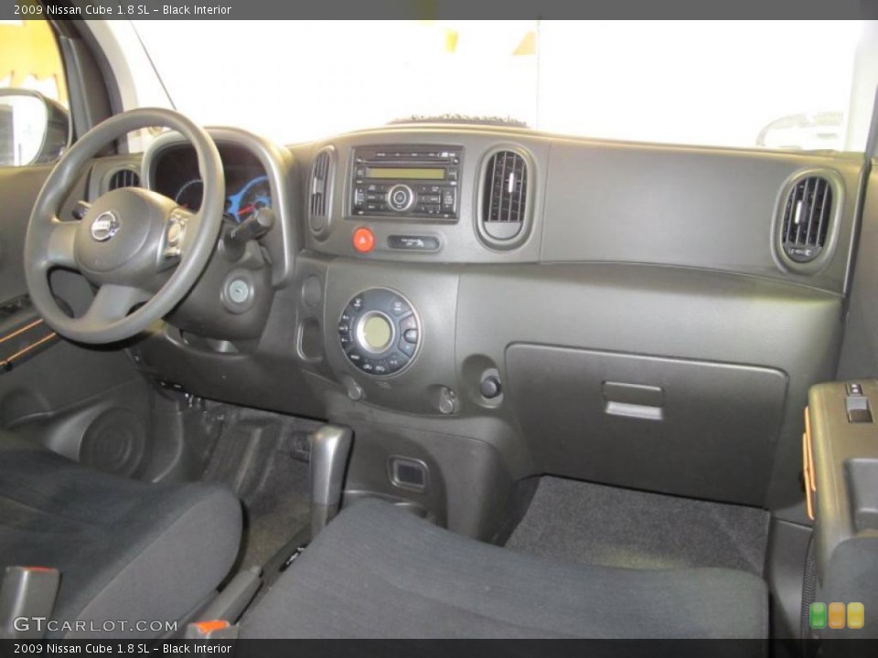 Black Interior Dashboard for the 2009 Nissan Cube 1.8 SL #41514653