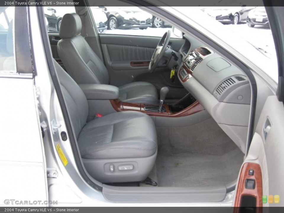 Stone Interior Photo for the 2004 Toyota Camry XLE V6 #41517565