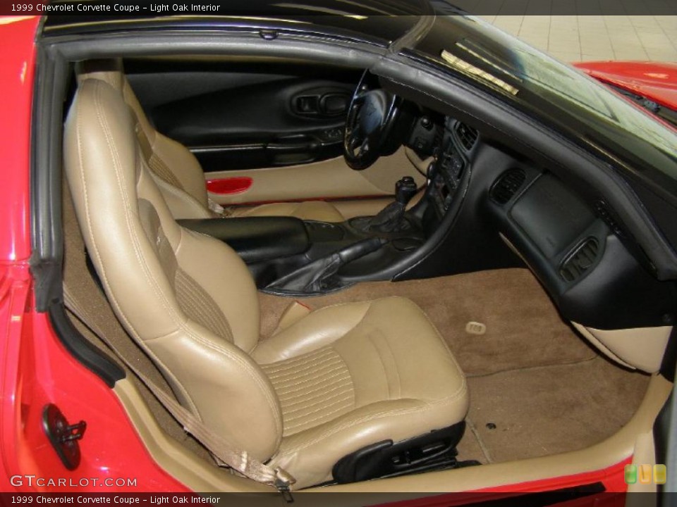 Light Oak Interior Photo for the 1999 Chevrolet Corvette Coupe #41522793