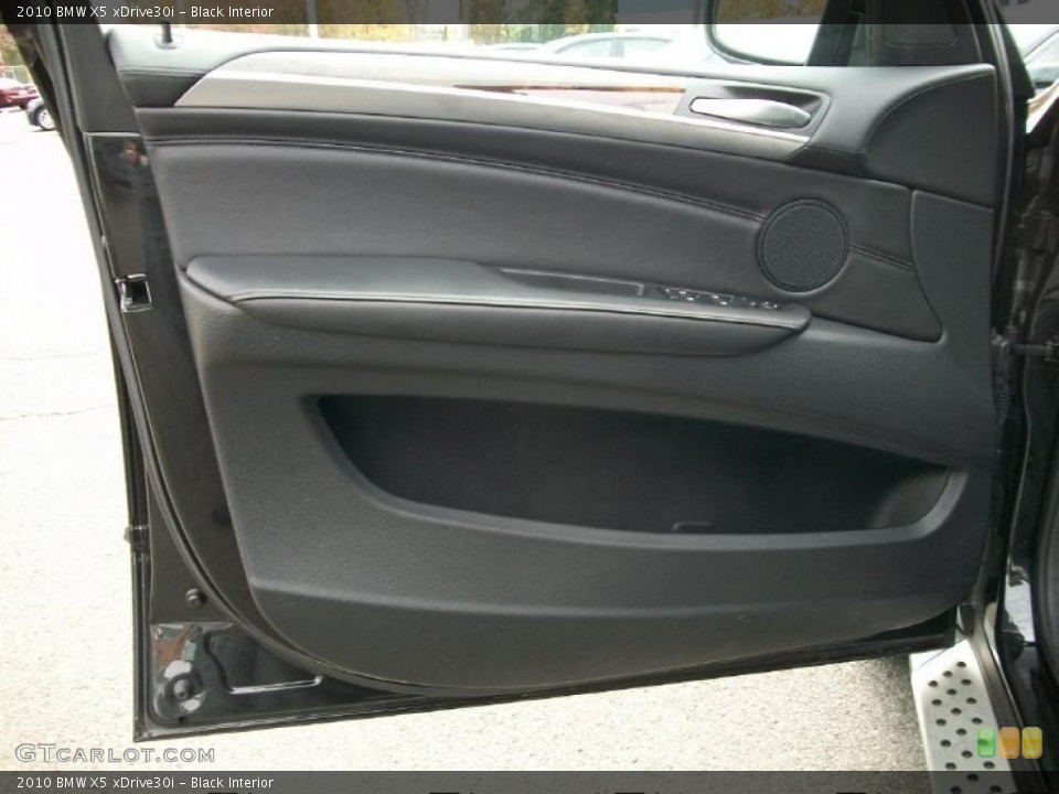 Black Interior Door Panel for the 2010 BMW X5 xDrive30i #41524673