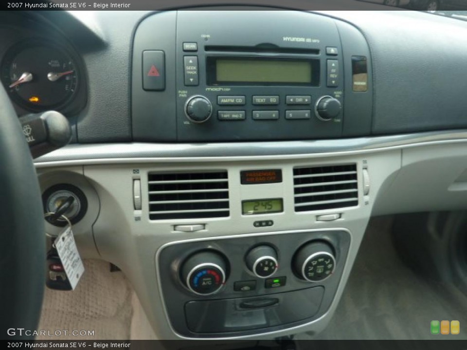 Beige Interior Controls for the 2007 Hyundai Sonata SE V6 #41526841