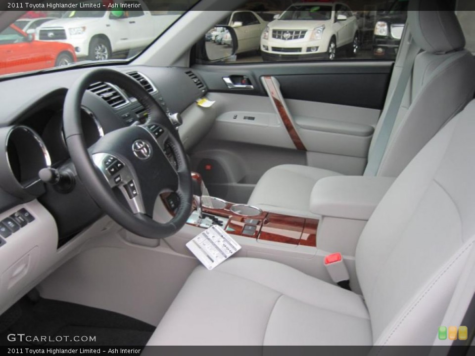 Ash Interior Photo for the 2011 Toyota Highlander Limited #41528857