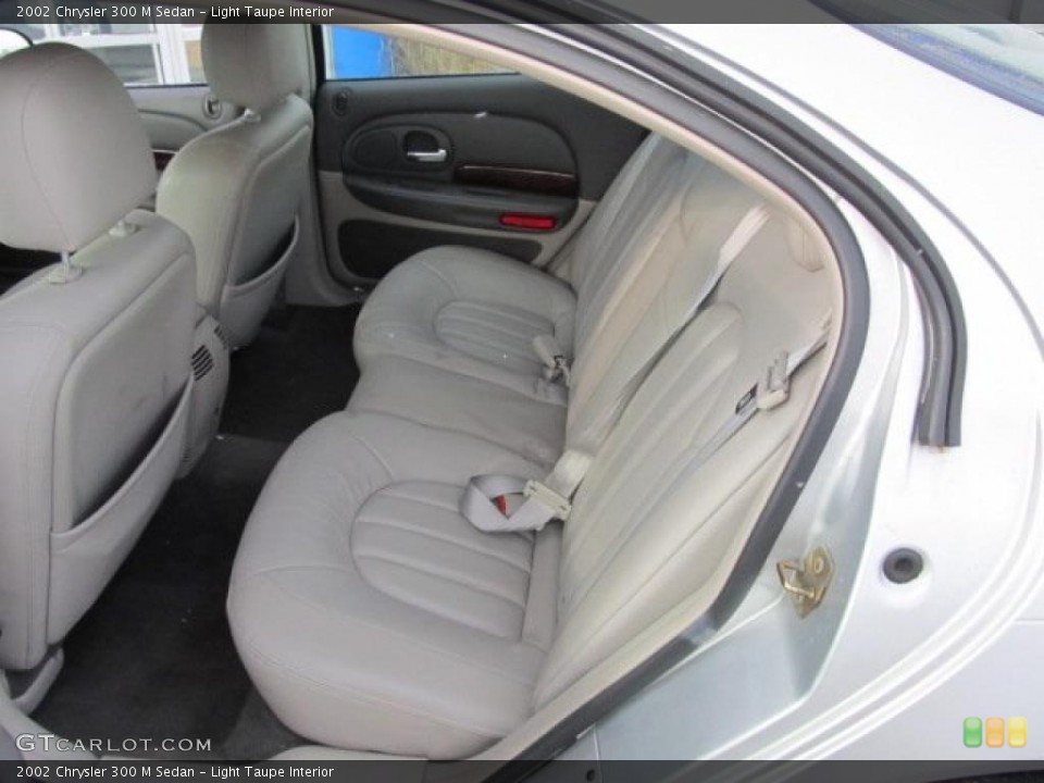 Light Taupe Interior Photo for the 2002 Chrysler 300 M Sedan #41545573