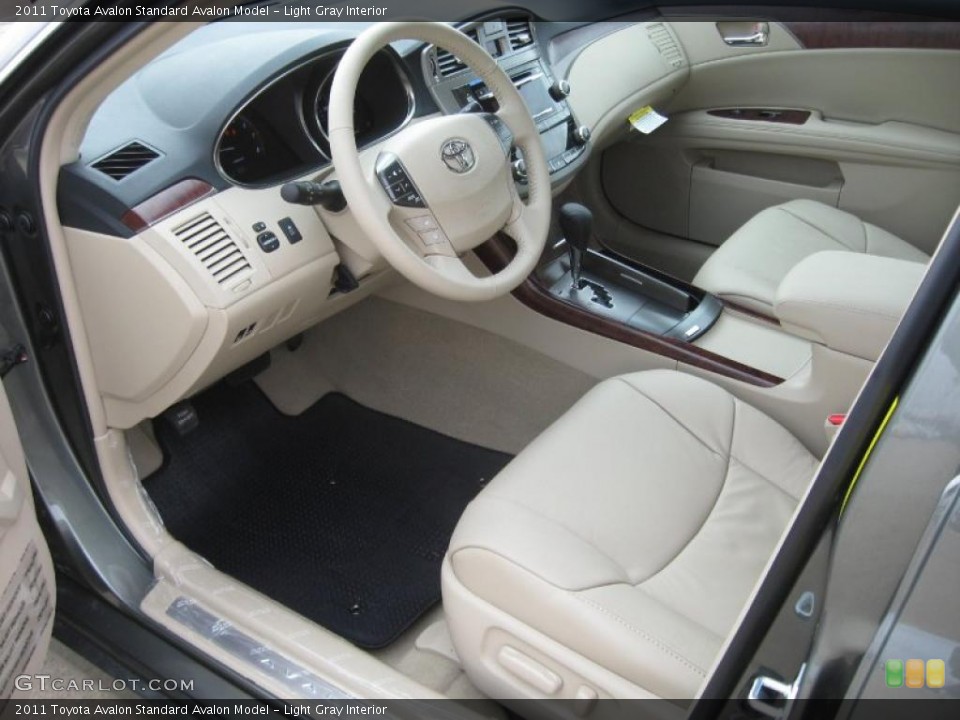 Light Gray Interior Photo for the 2011 Toyota Avalon  #41548550