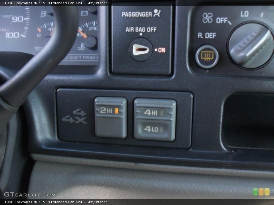 Gray Interior Controls for the 1998 Chevrolet C/K K1500 Extended Cab 4x4 #41550154