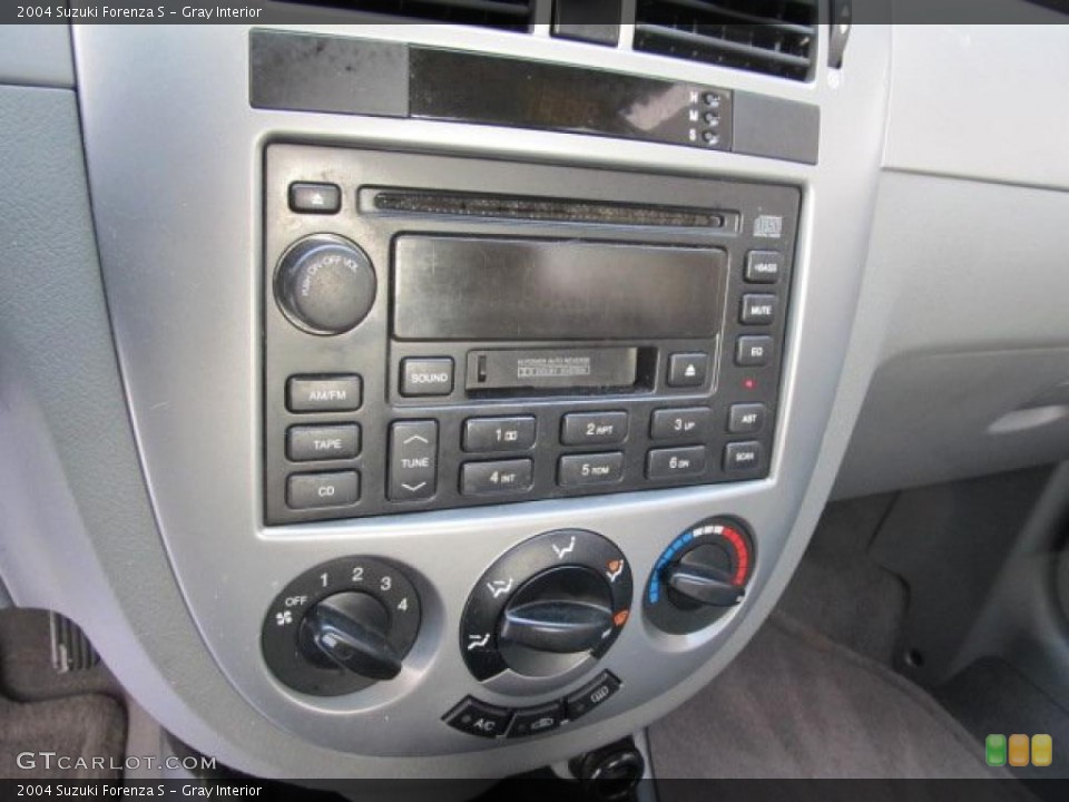 Gray Interior Controls for the 2004 Suzuki Forenza S #41550606