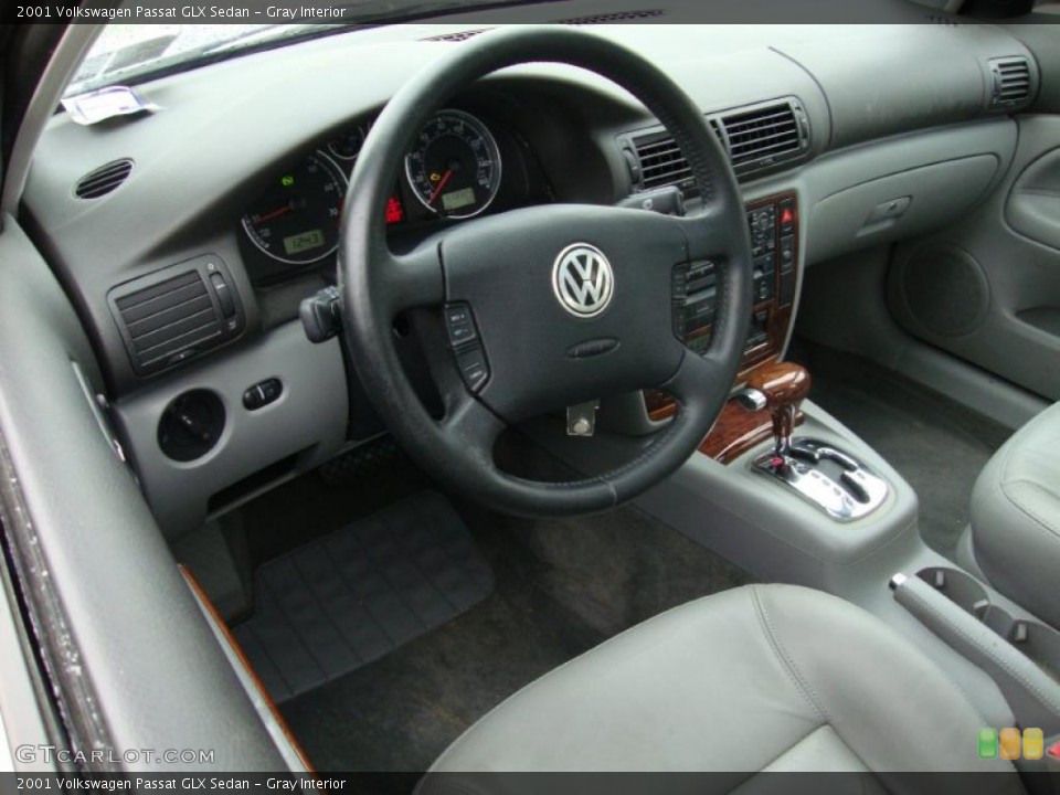 Gray Interior Photo for the 2001 Volkswagen Passat GLX Sedan #41555510